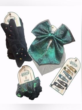 scunci✨🖤💚Wicked Kids Hair Accessory Set in Green and Black with Gold Accents